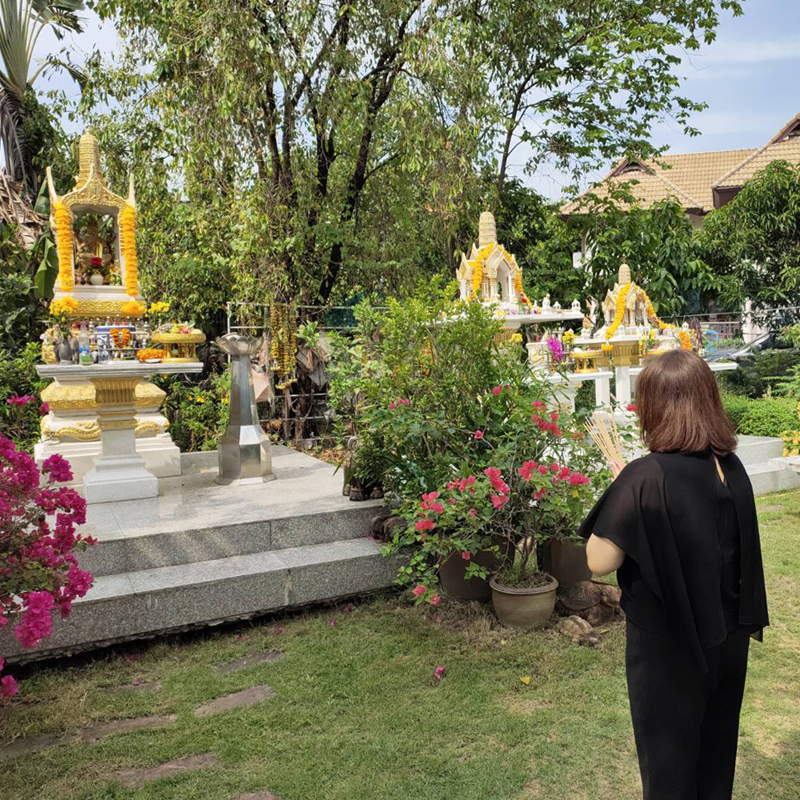 ทำบุญเลี้ยงพระ